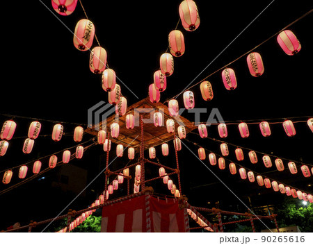 盆踊りの提灯 90265616
