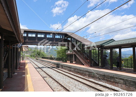 日本三大車窓が望める姨捨駅ホーム 日本三大車窓が望める姨捨駅ホーム 90265726