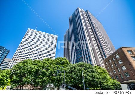 日本の東京都市景観　霞が関の超高層ビル群などを望む 90265935