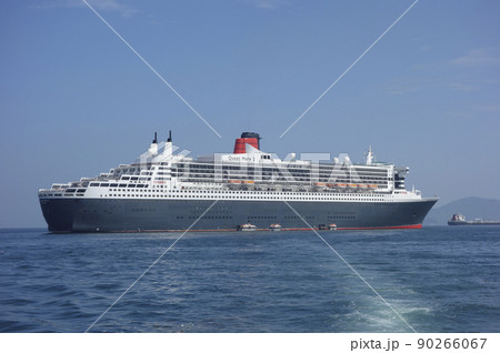 沖泊中の豪華客船 90266067