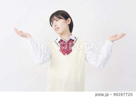 白背景でお手上げの女子高生 白背景でお手上げの女子高生 90267720