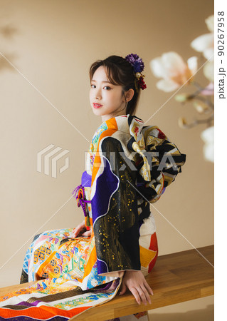 振袖の女性　黒　 90267958