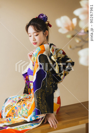 振袖の女性　黒　 90267961