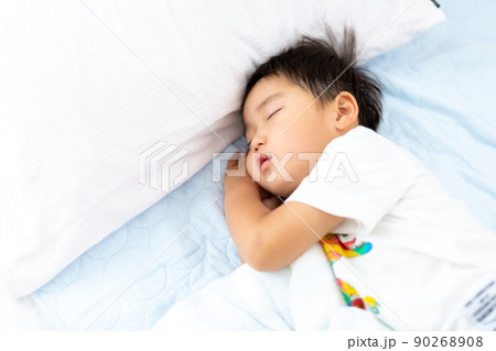 寝顔 3歳男児 寝顔 3歳男児 90268908