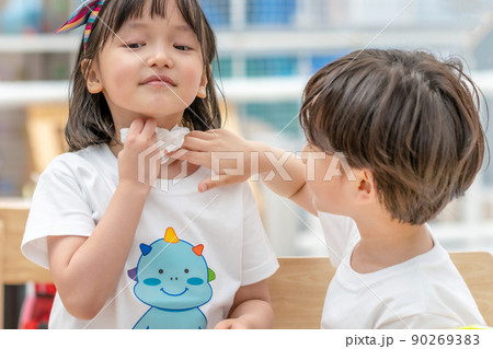 子供 男女 友達 90269383