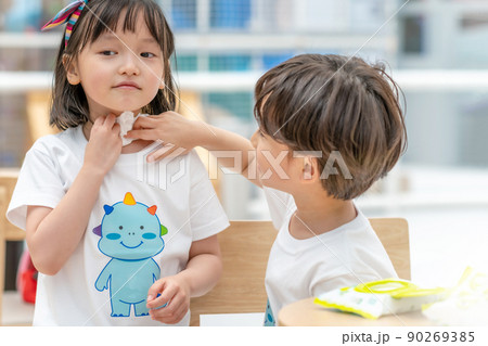 子供 男女 友達 90269385