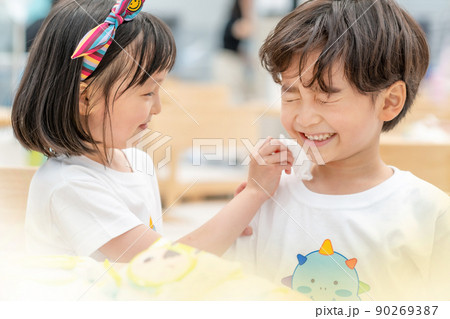 子供 男女 友達 90269387