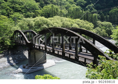 信州遠山郷・遠山川と旧月之島橋【南信濃和田地区】 信州遠山郷・遠山川と旧月之島橋【南信濃和田地区】 90269810