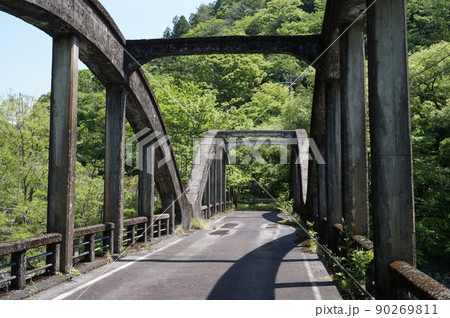 信州遠山郷・旧月之島橋【南信濃和田地区】 信州遠山郷・旧月之島橋【南信濃和田地区】 90269811