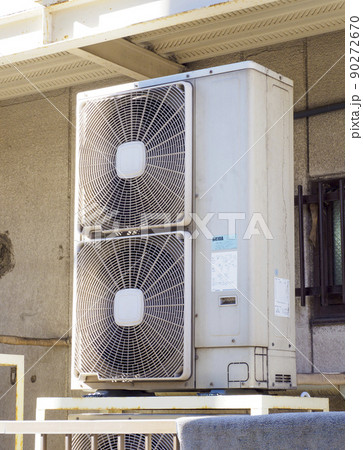エアコンの室外機 エアコンの室外機 90272670