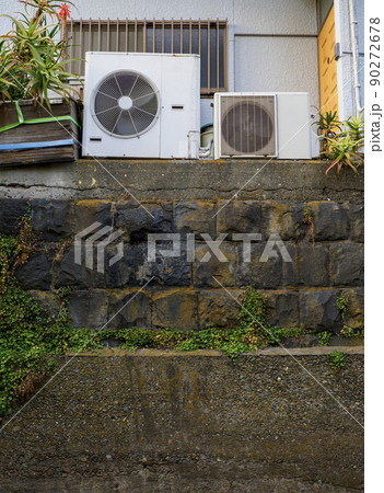 エアコンの室外機 エアコンの室外機 90272678