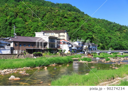 【鳥取県】晴天の三朝温泉（河原風呂） 90274234