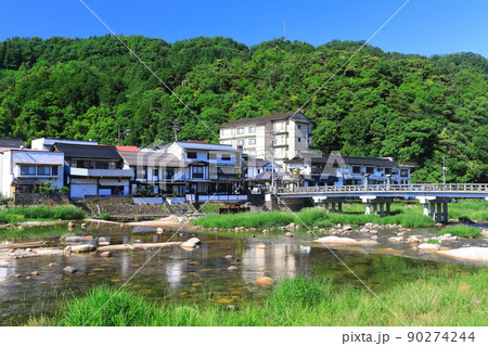 【鳥取県】晴天の三朝温泉（河原風呂） 90274244