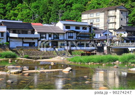 【鳥取県】晴天の三朝温泉(河原風呂) 【鳥取県】晴天の三朝温泉(河原風呂) 90274247