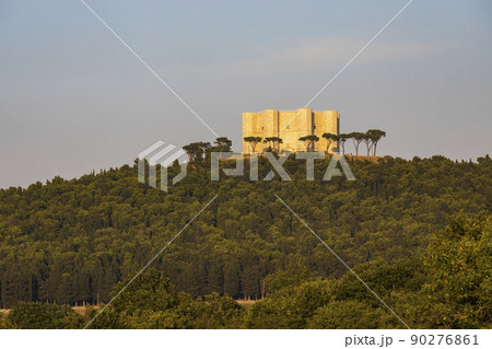 Castel del Monte, castle built in an octagonal shape by the Holy Roman Emperor Frederick II in the 13th century in Apulia region, Italy 90276861