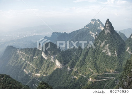 中国　断崖絶壁の絶景　張家界　 90276980