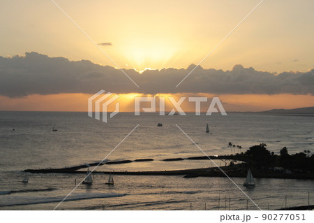 夕日が美しい、ハワイお勧めスポット 90277051