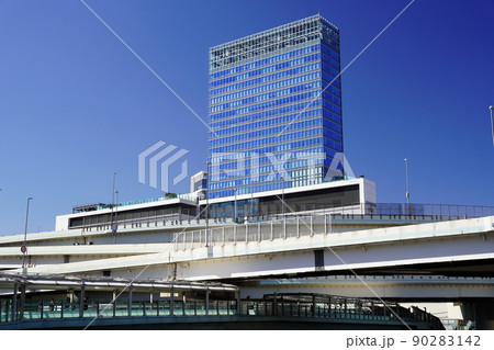 横浜駅東口周辺の風景 横浜駅東口周辺の風景 90283142