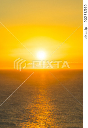 水平線の朝日 水平線の朝日 90288540