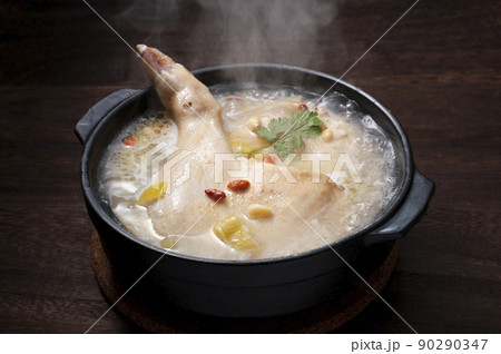 参鶏湯スープ鶏モモ使用 90290347