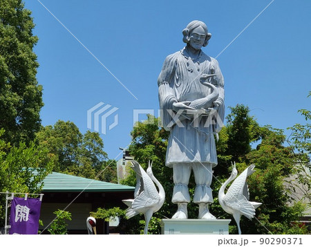 箱崎八幡神社 日本一の大鈴 新緑の頃 出水市 鹿児島県 箱崎八幡神社 日本一の大鈴 新緑の頃 出水市 鹿児島県 90290371