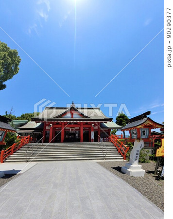 箱崎八幡神社 日本一の大鈴 新緑の頃 出水市 鹿児島県 箱崎八幡神社 日本一の大鈴 新緑の頃 出水市 鹿児島県 90290377