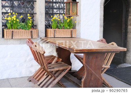 Summer terrace of the restaurant on a clear day. Table near the restaurant close-up 90290765