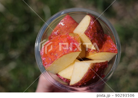 青森県のりんご飴(青森県)カット 青森県のりんご飴(青森県)カット 90293506