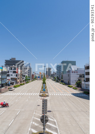 片側5車線の広い道(名古屋市東区) 片側5車線の広い道(名古屋市東区) 90293541
