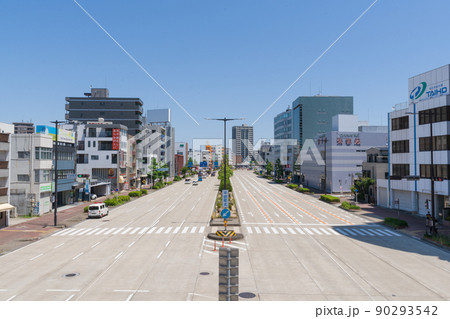 片側5車線の広い道(名古屋市東区) 片側5車線の広い道(名古屋市東区) 90293542
