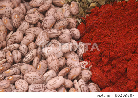 Beans, Garlic, Paprika and Mexican Oregano, Close up 90293687