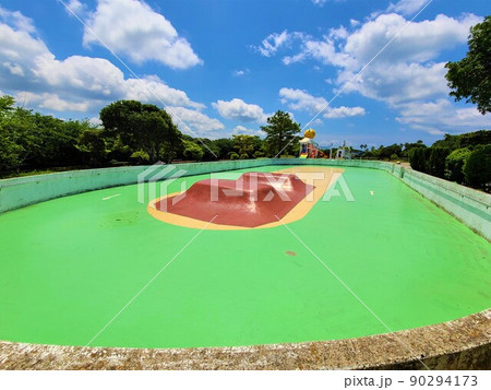 阿久根市番所丘公園のローラースケート場　高台　気分最高 90294173