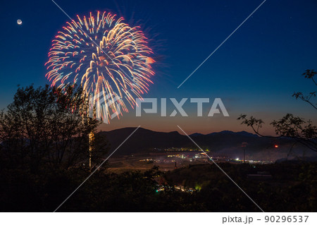 オートポリスの花火（大分県日田市上津江村） 90296537