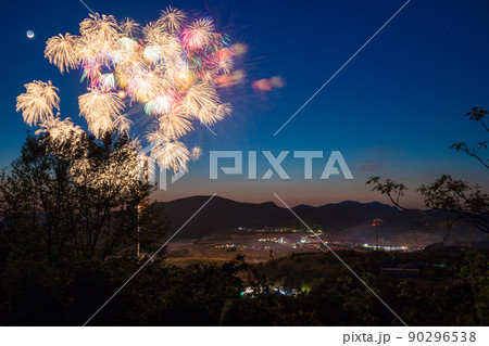 オートポリスの花火(大分県日田市上津江村) オートポリスの花火(大分県日田市上津江村) 90296538
