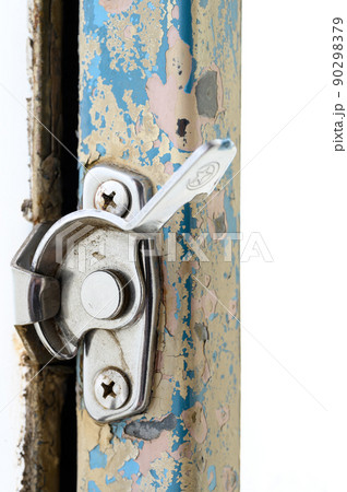 古い鍵　クレセント錠 90298379