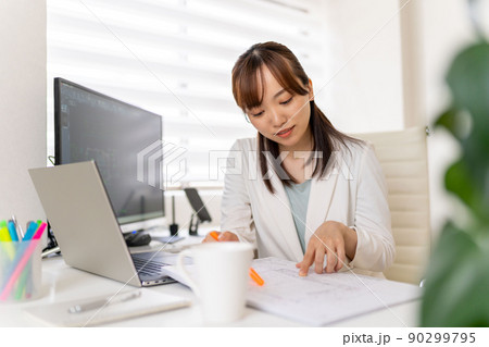 若い女性一級建築士 独立 建築設計事務所 若い女性一級建築士 独立 建築設計事務所 90299795