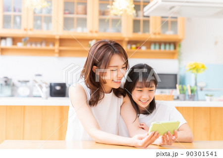 親子とスマホ 親子とスマホ 90301541
