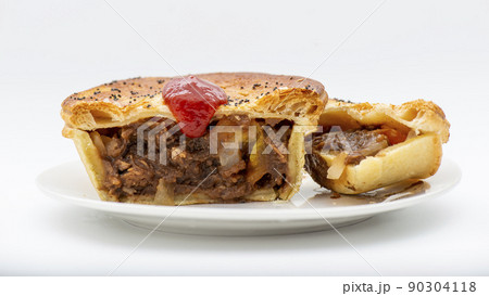 Chunky Tomato and Onion Pie Chunky Tomato and Onion Pie 90304118