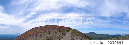 初夏の高千穂峰 90308934