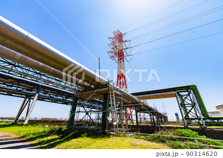 パイプライン　LNG　液化天然ガス　【 ロシア の ウクライナ 侵攻 で 世界的 に 需給逼迫 】 90314620