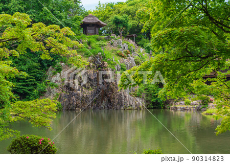 新緑の虎渓山永保寺〈岐阜県多治見市〉 新緑の虎渓山永保寺〈岐阜県多治見市〉 90314823