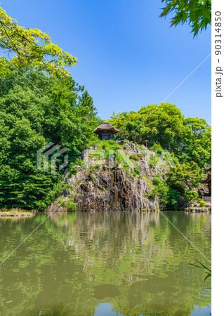 新緑の虎渓山永保寺〈岐阜県多治見市〉 90314850