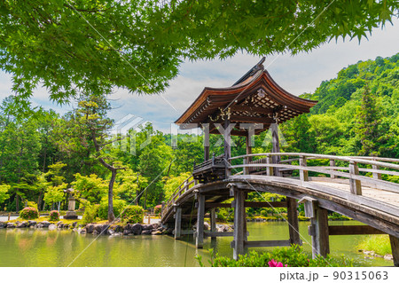 新緑の虎渓山永保寺〈岐阜県多治見市〉 90315063