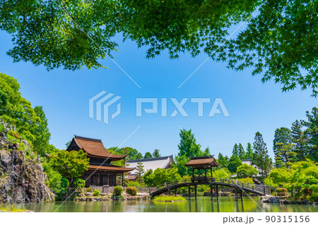 新緑の虎渓山永保寺〈岐阜県多治見市〉 90315156