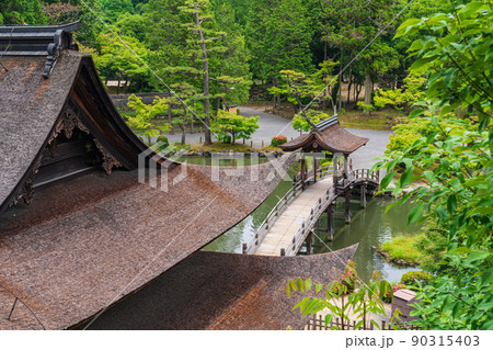 新緑の虎渓山永保寺〈岐阜県多治見市〉 90315403