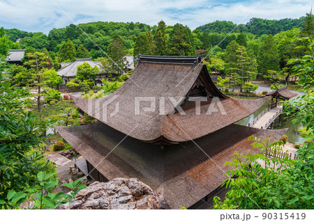 新緑の虎渓山永保寺〈岐阜県多治見市〉 新緑の虎渓山永保寺〈岐阜県多治見市〉 90315419