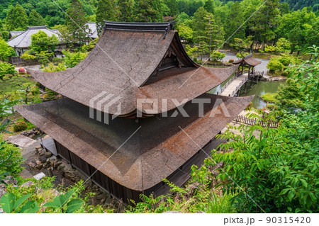 新緑の虎渓山永保寺〈岐阜県多治見市〉 新緑の虎渓山永保寺〈岐阜県多治見市〉 90315420