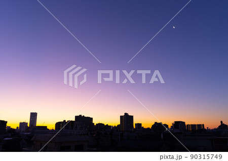 東京　夜明け　 90315749