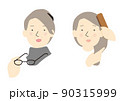 長い髪を溶かしているグレイヘアの女性とまとめ髪のグレイヘアの女性 90315999