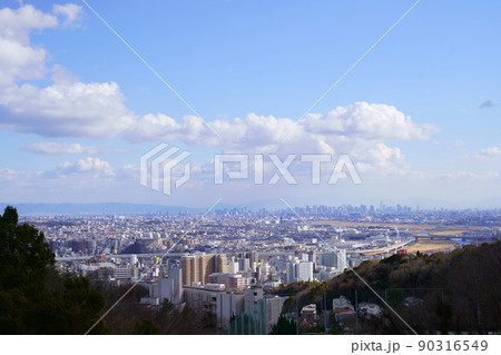 北雲雀きずきの森のみはらし広場からの眺め(兵庫県宝塚市) 北雲雀きずきの森のみはらし広場からの眺め(兵庫県宝塚市) 90316549